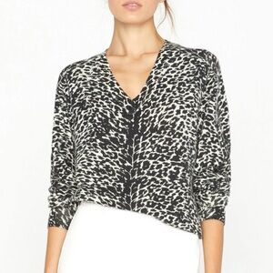 NWT Brochu Walker Moni Vee Cashmere V Neck Sweater in Khalia Leopard Combo Small